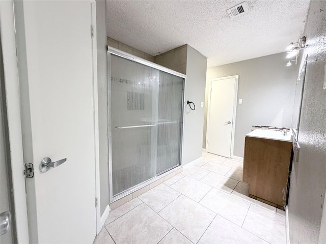 527 Slumberwood Dr, Houston, TX 77013