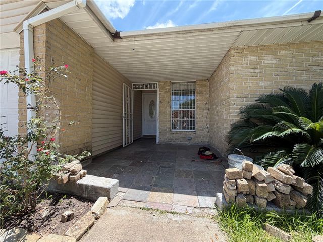527 Slumberwood Dr, Houston, TX 77013