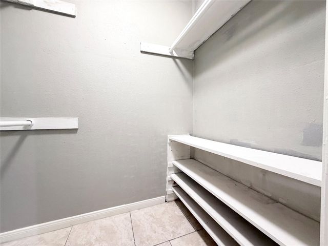 527 Slumberwood Dr, Houston, TX 77013
