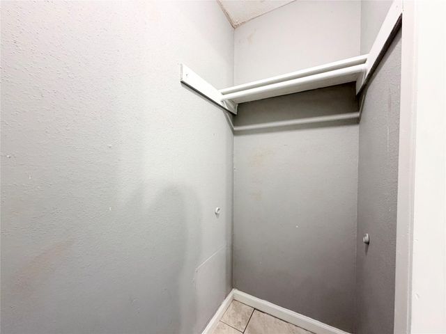 527 Slumberwood Dr, Houston, TX 77013