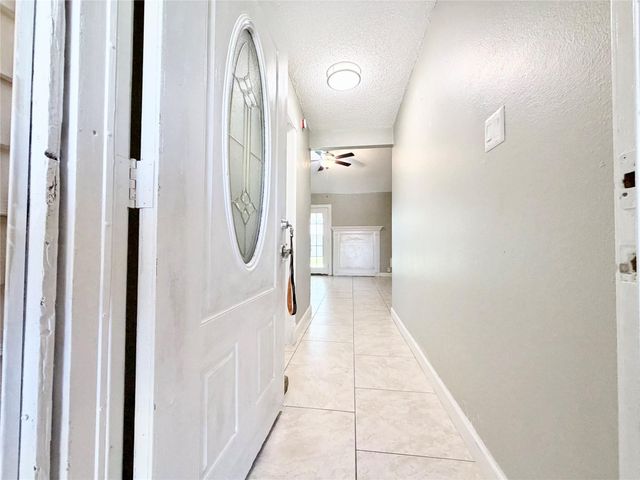 527 Slumberwood Dr, Houston, TX 77013