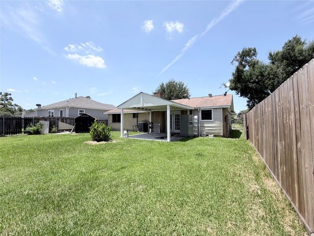 527 Slumberwood Dr, Houston, TX 77013
