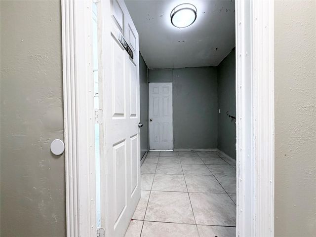 527 Slumberwood Dr, Houston, TX 77013