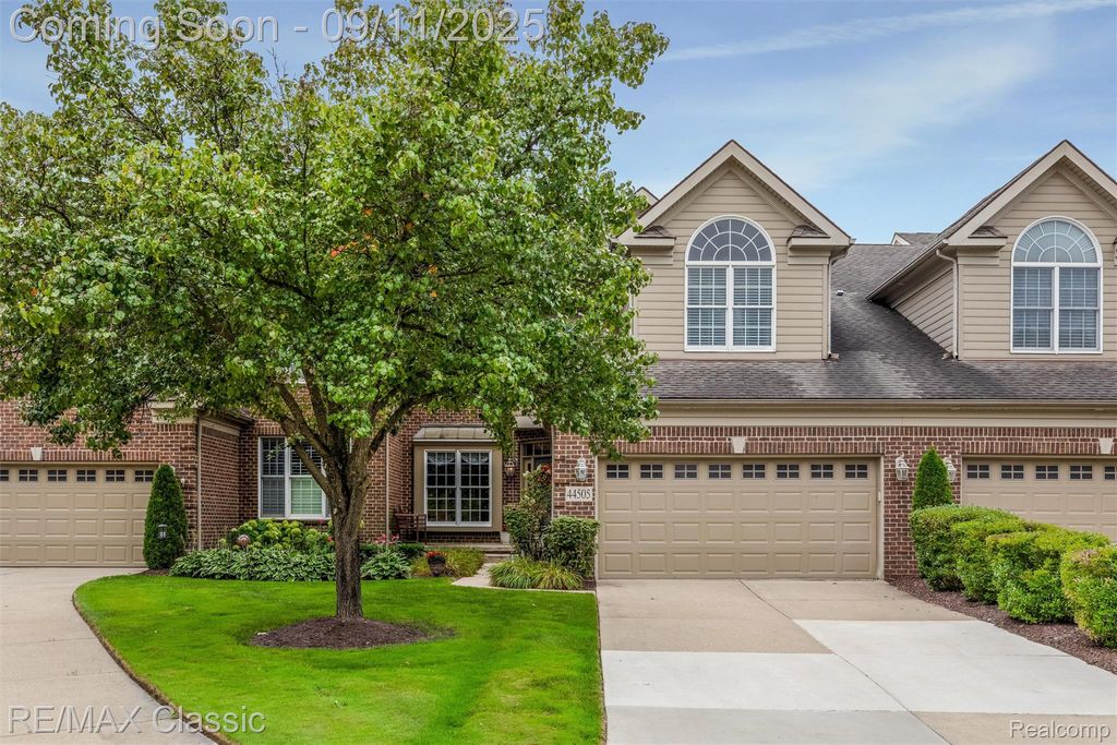 44505 Broadmoor Boulevard, Northville, MI 48168
