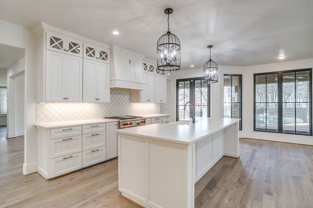 330 Madeline Lane, Burleson, TX 76028