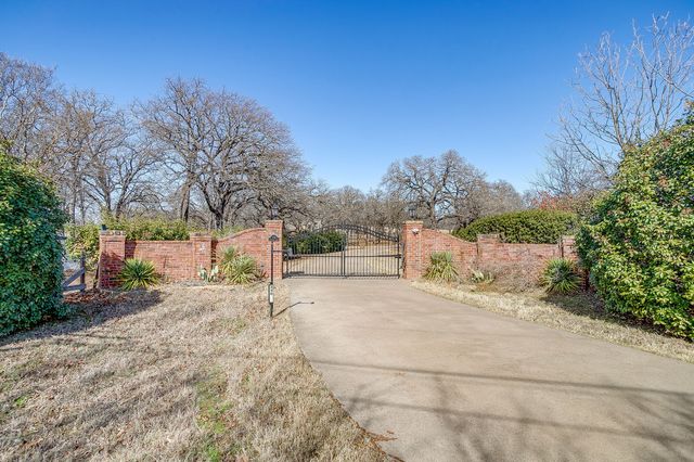 330 Madeline Lane, Burleson, TX 76028