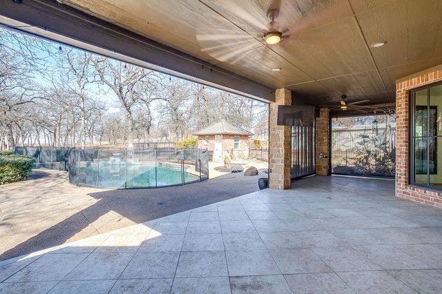 330 Madeline Lane, Burleson, TX 76028