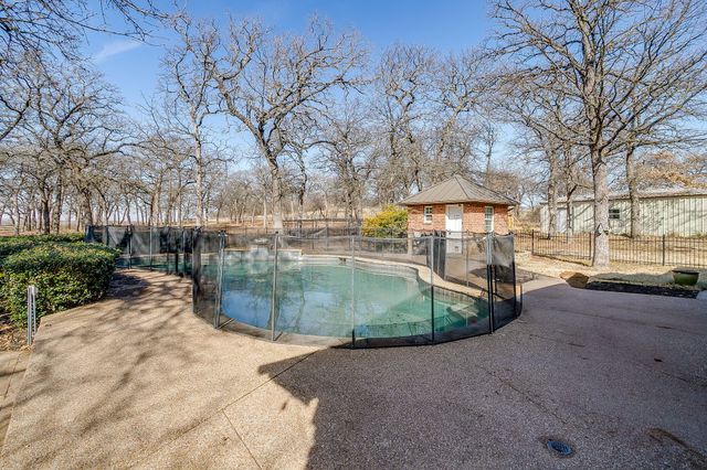 330 Madeline Lane, Burleson, TX 76028