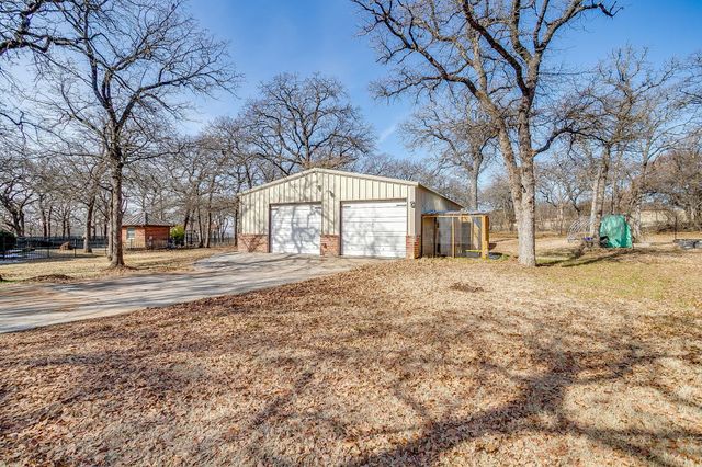 330 Madeline Lane, Burleson, TX 76028