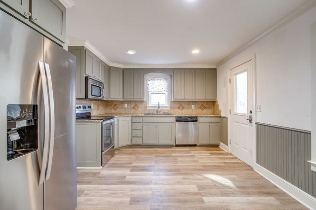 330 Madeline Lane, Burleson, TX 76028