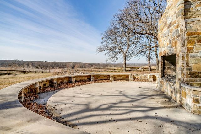 330 Madeline Lane, Burleson, TX 76028