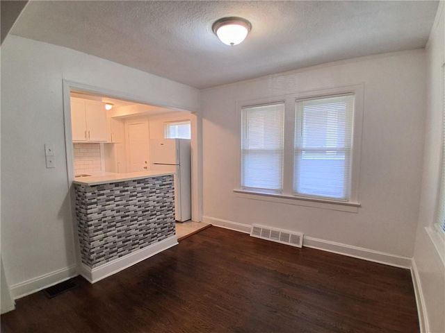 5410 Olive Street, Kansas City, MO 64130