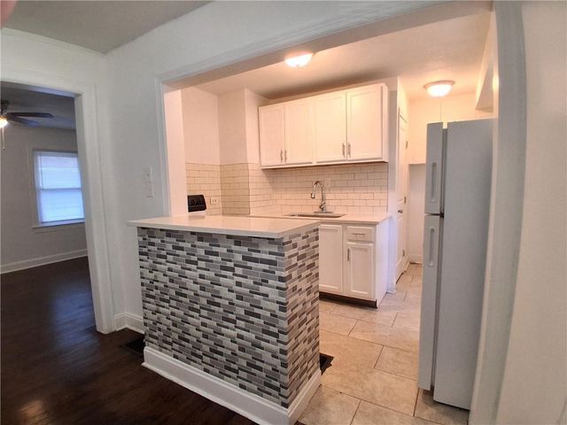 5410 Olive Street, Kansas City, MO 64130