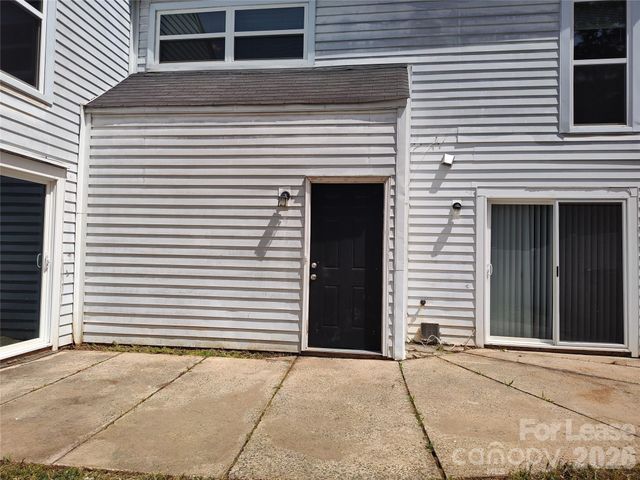 7001 Stonington Lane, Charlotte, NC 28227