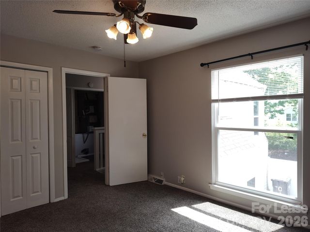 7001 Stonington Lane, Charlotte, NC 28227