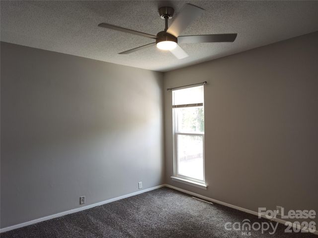 7001 Stonington Lane, Charlotte, NC 28227