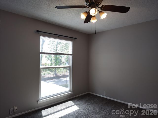 7001 Stonington Lane, Charlotte, NC 28227