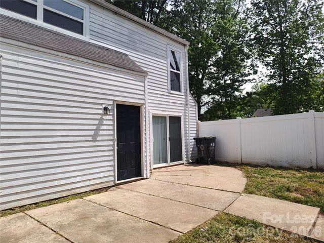 7001 Stonington Lane, Charlotte, NC 28227