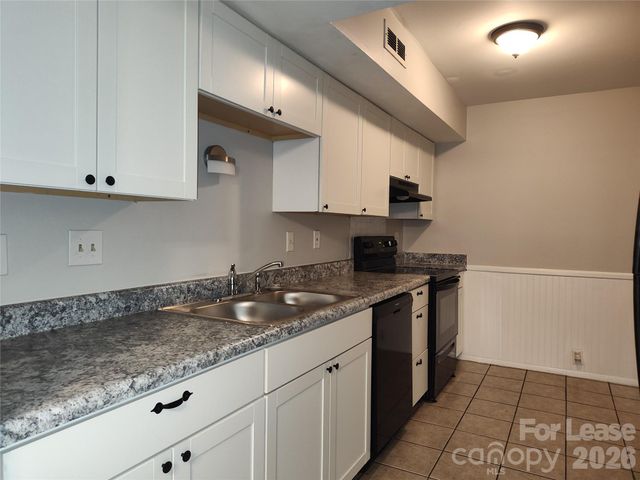 7001 Stonington Lane, Charlotte, NC 28227