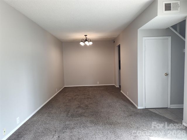 7001 Stonington Lane, Charlotte, NC 28227