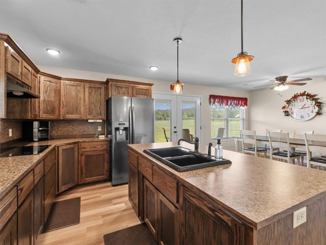 184 PR 3555, Clarksville, AR 72830