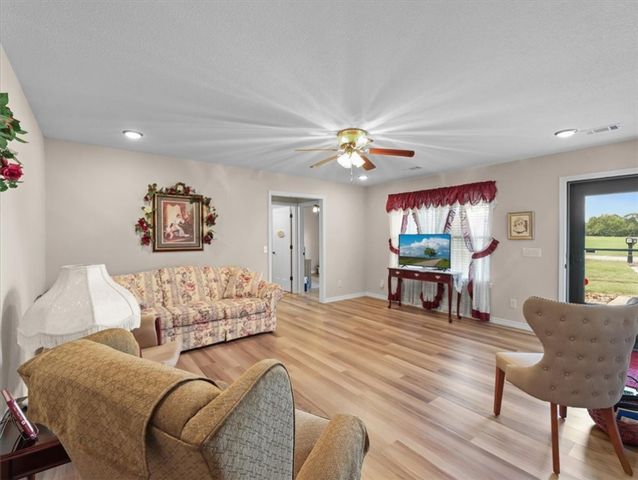 184 PR 3555, Clarksville, AR 72830