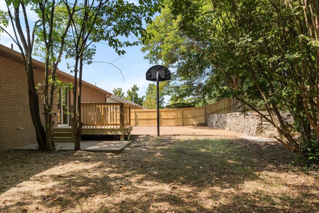 217 New Sawyer Brown Rd, Nashville, TN 37221