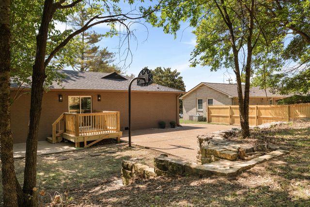 217 New Sawyer Brown Rd, Nashville, TN 37221