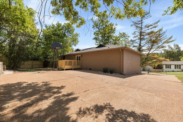 217 New Sawyer Brown Rd, Nashville, TN 37221
