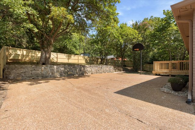 217 New Sawyer Brown Rd, Nashville, TN 37221