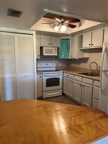 630 FAIRWAYS CIRCLE A, Ocala, FL 34472