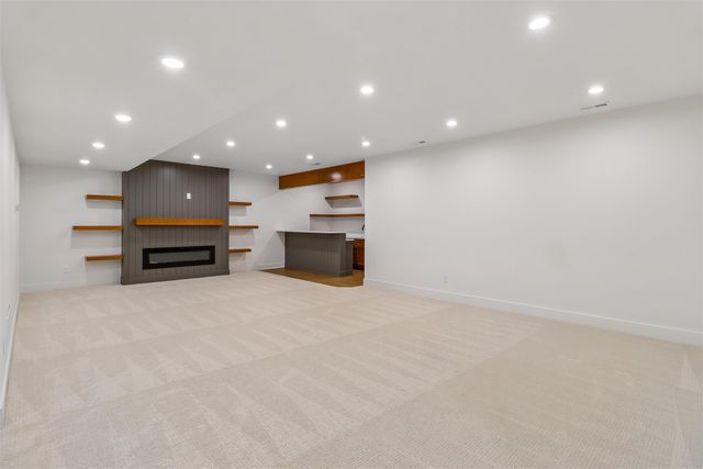 2910 NW Beechwood Drive, Grimes, IA 50111
