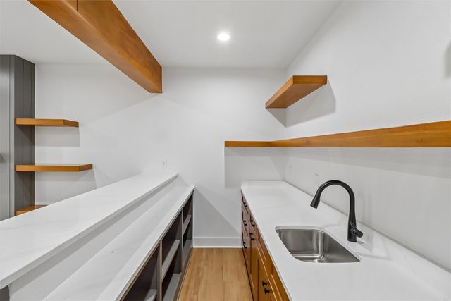 2910 NW Beechwood Drive, Grimes, IA 50111