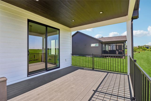 2910 NW Beechwood Drive, Grimes, IA 50111