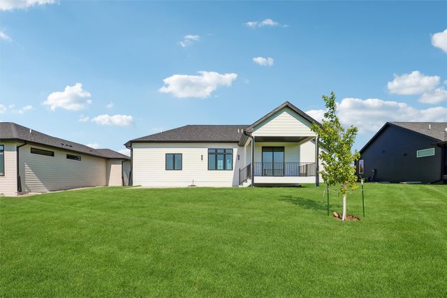 2910 NW Beechwood Drive, Grimes, IA 50111