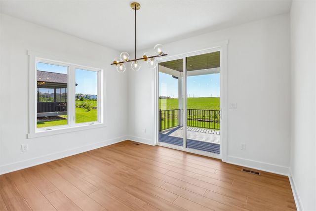 2910 NW Beechwood Drive, Grimes, IA 50111