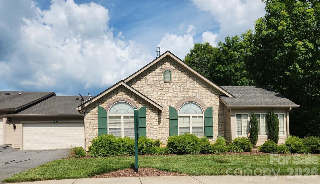 1 Mountain Meadow Circle, Weaverville, NC 28787