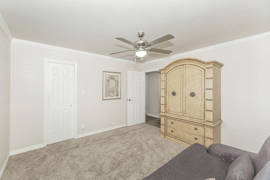 Image 28 of property listing at 5478 Poinsetta Avenue, Clovis, CA 93619