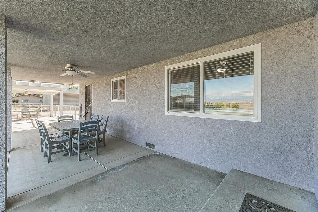 Image 33 of property listing at 5478 Poinsetta Avenue, Clovis, CA 93619
