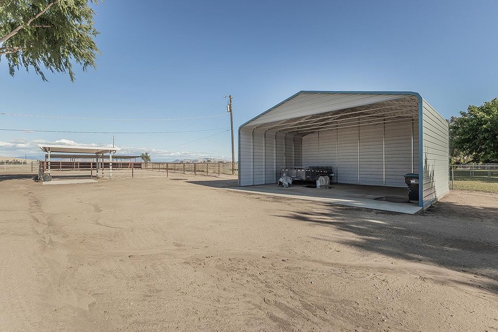 Image 50 of property listing at 5478 Poinsetta Avenue, Clovis, CA 93619