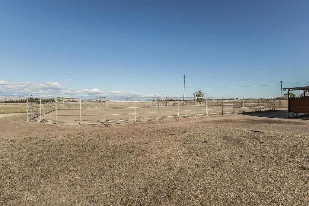 Image 55 of property listing at 5478 Poinsetta Avenue, Clovis, CA 93619