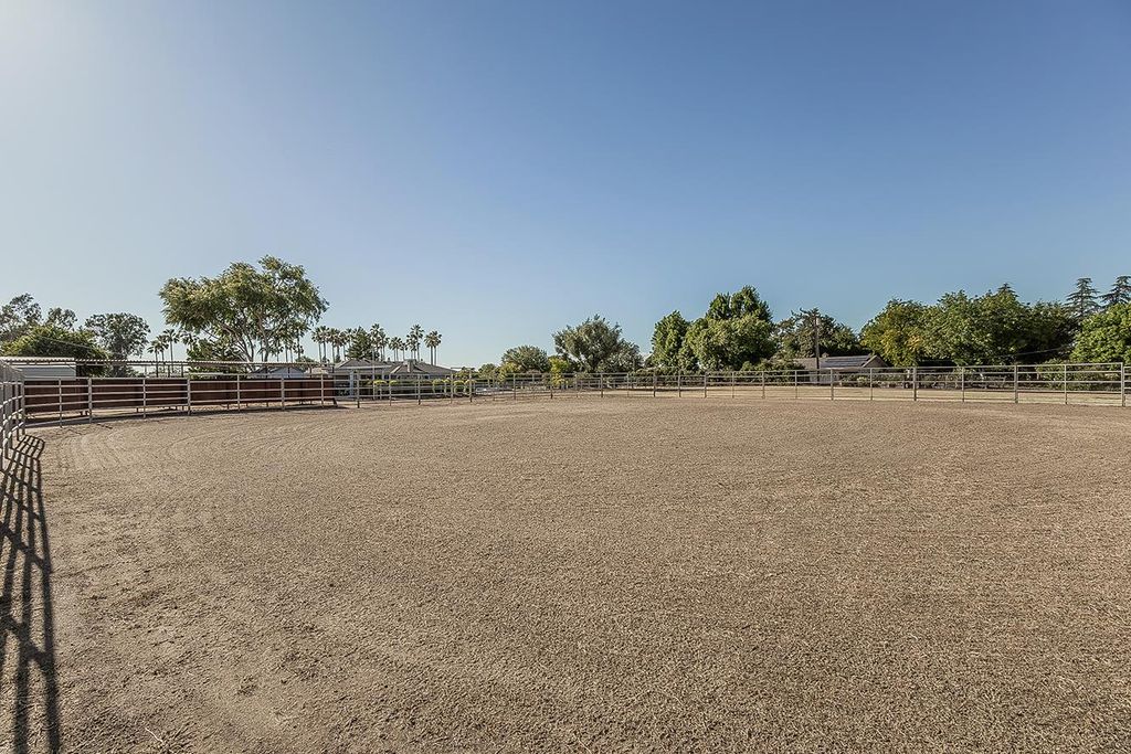 Image 58 of property listing at 5478 Poinsetta Avenue, Clovis, CA 93619