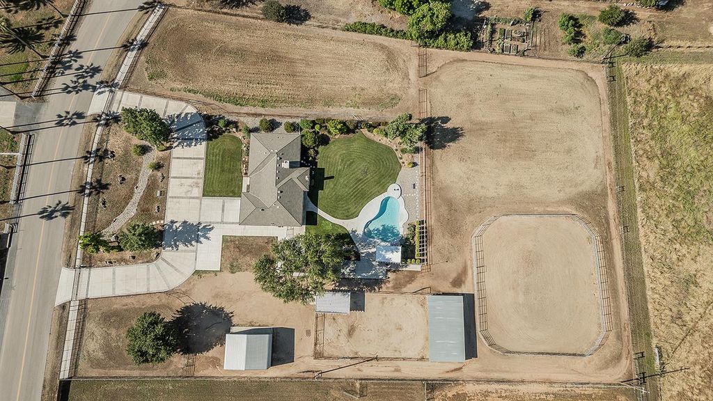 Image 68 of property listing at 5478 Poinsetta Avenue, Clovis, CA 93619