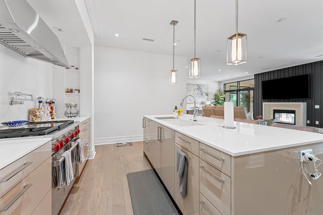 6017 Memorial Drive 505, Houston, TX 77007