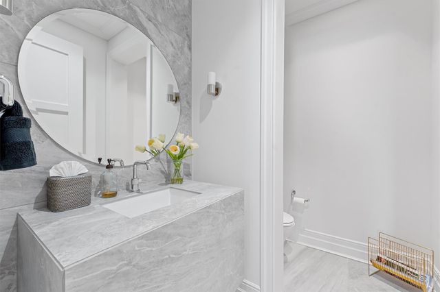 6017 Memorial Drive 505, Houston, TX 77007