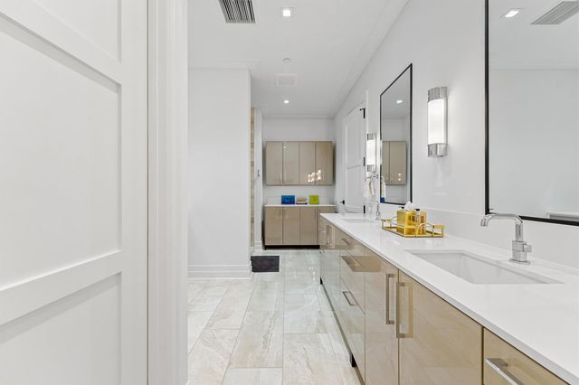 6017 Memorial Drive 505, Houston, TX 77007