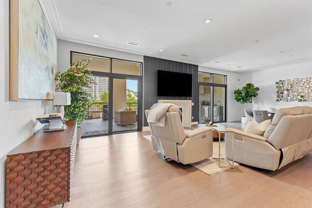 6017 Memorial Drive 505, Houston, TX 77007