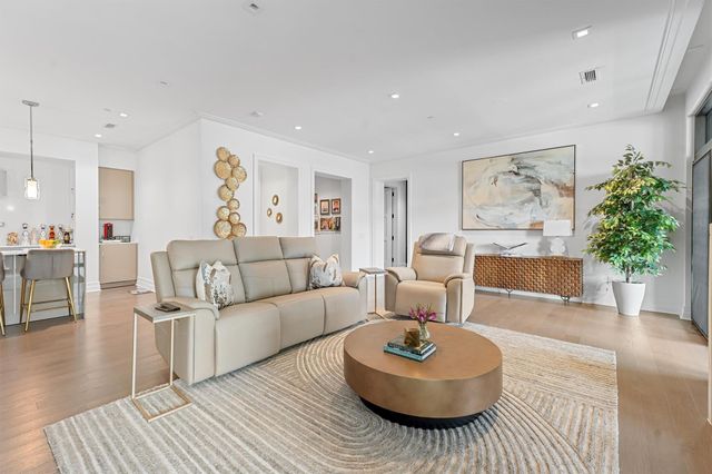 6017 Memorial Drive 505, Houston, TX 77007