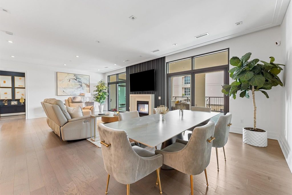 6017 Memorial Drive 505, Houston, TX 77007