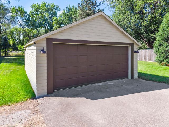 1648 Hammond Road, White Bear Lake, MN 55110